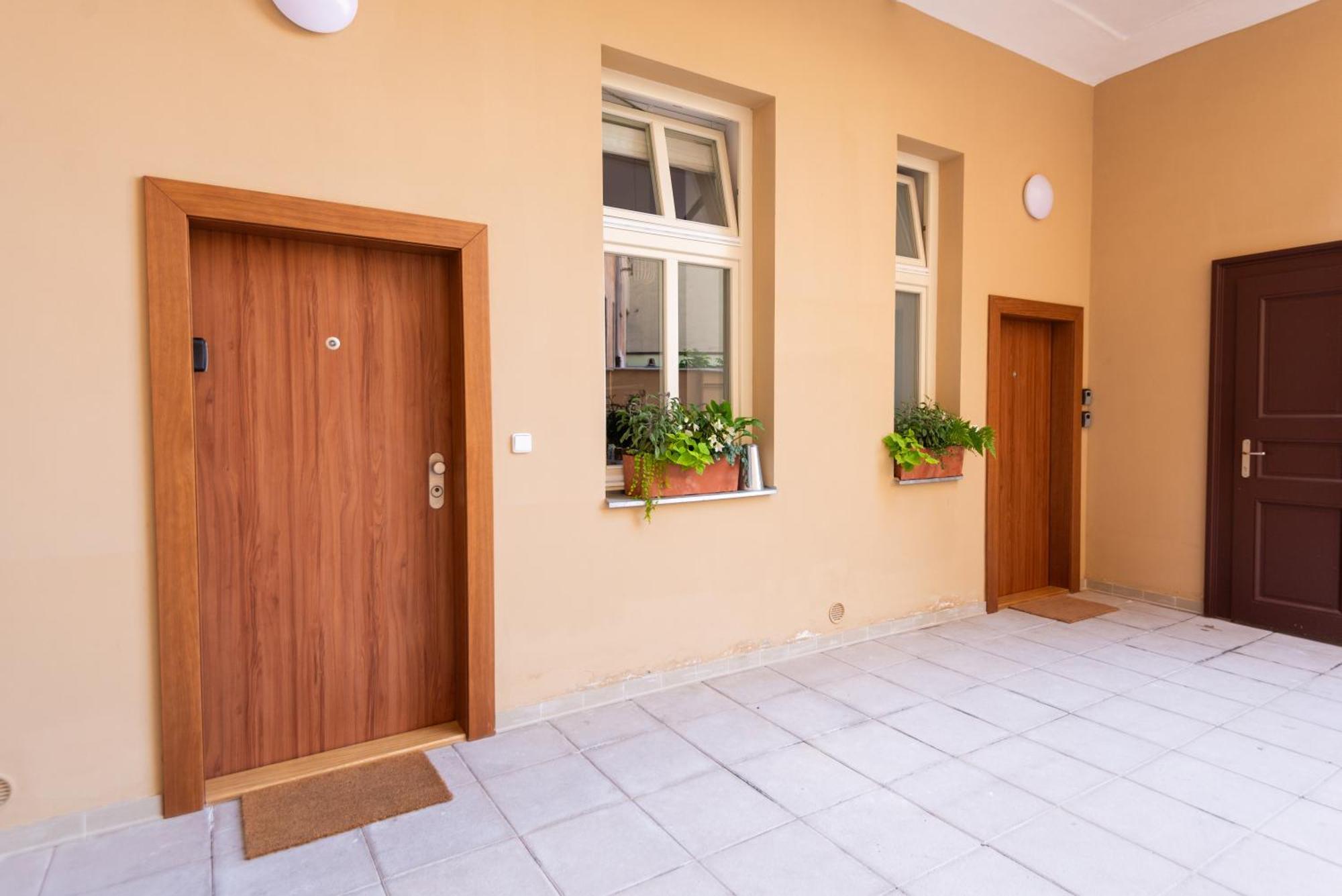 Modern & Spacious Near The Old Town Apartmán *